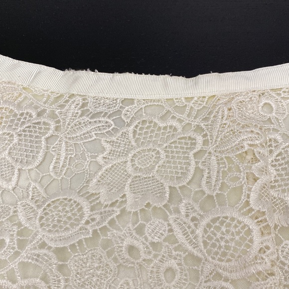 H&M Ladies White Lace Skirt - 4 - Picture 9 of 10
